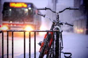 Gheaţă + bicicletă = bad combo!