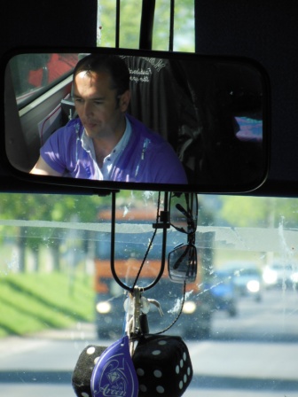 Neînfricatul Costel, şofer de autobuz mititel - (un soi de reportaj foto dintr-o tabără foto)