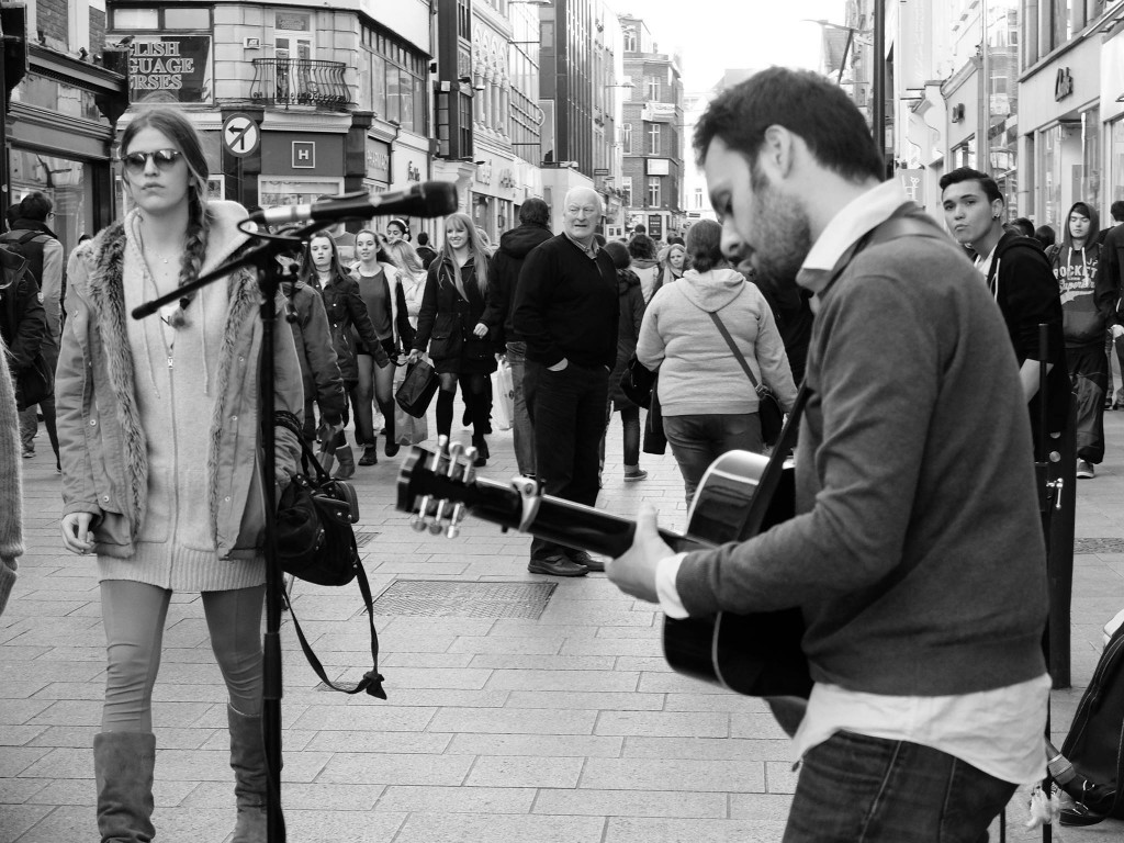 A plecat din România ca să cânte pe străzile Dublinului