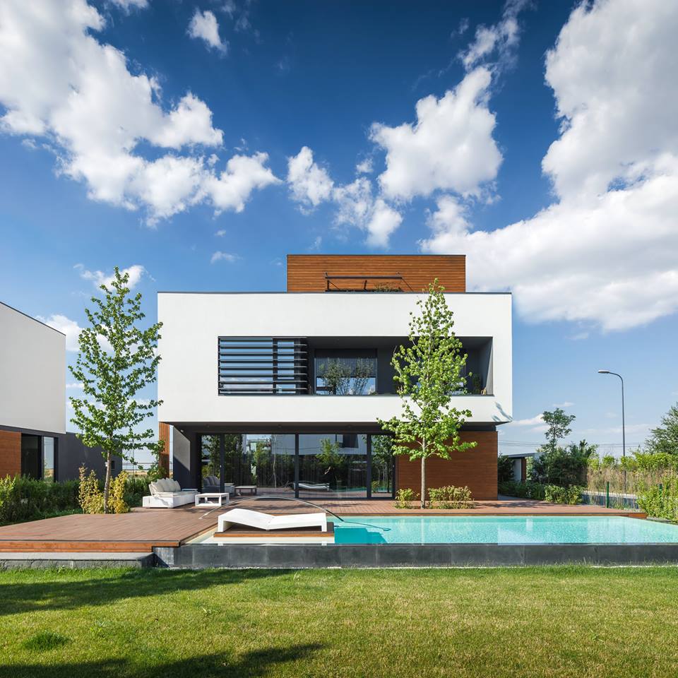 Trei case în trei zile